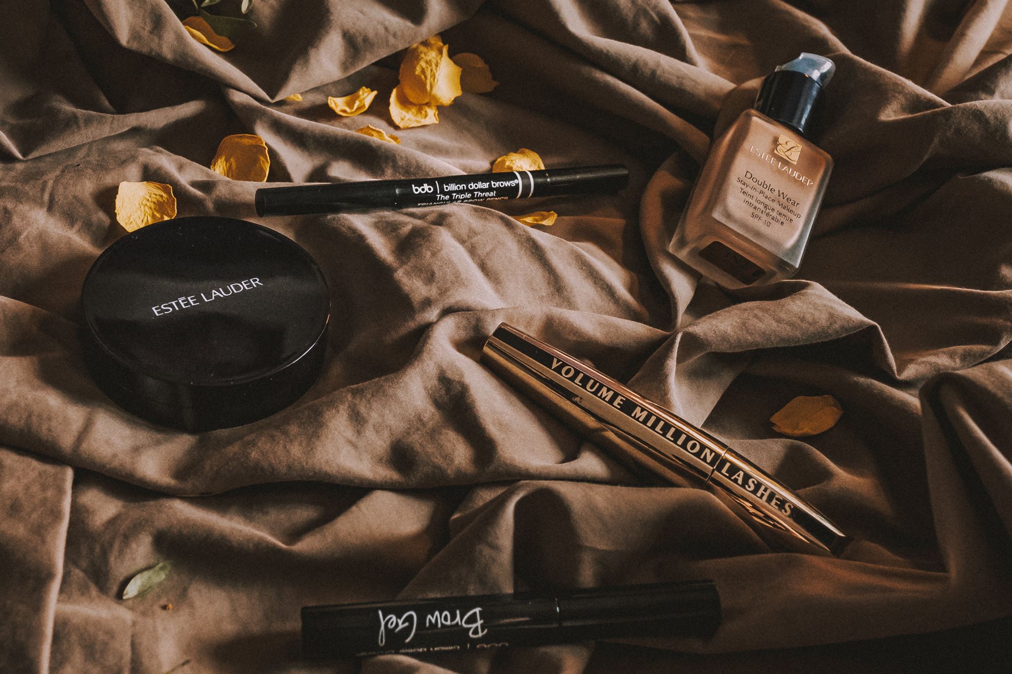 5 produse de make-up care îmi fac viața mai frumoasă
